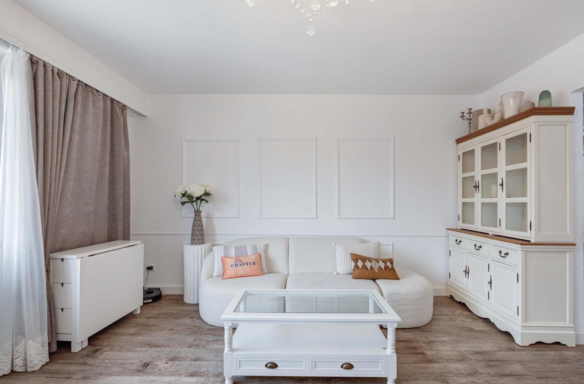 Elegant Getaway With Balcony & Charm Apartment Luxembourg