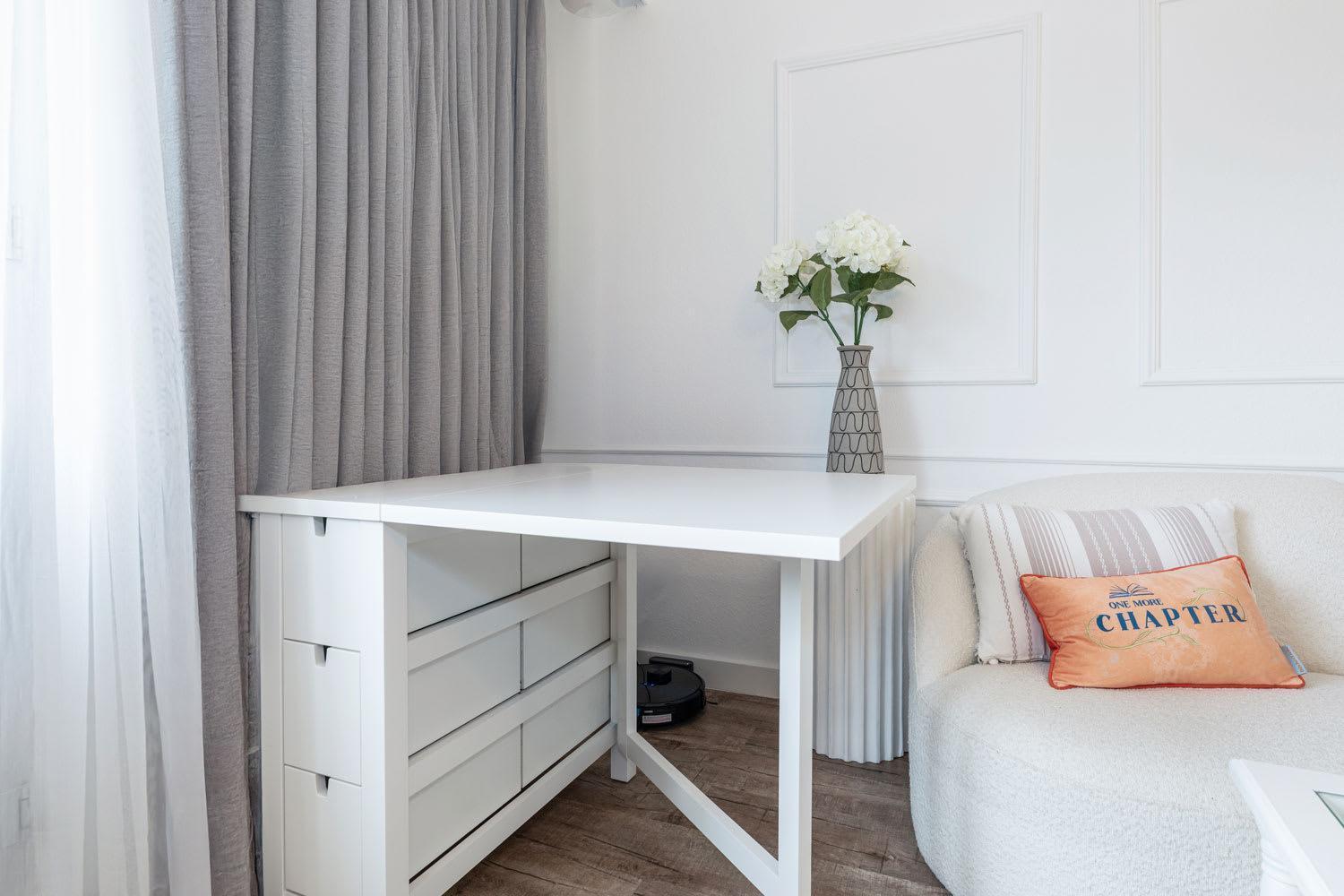 Elegant Getaway With Balcony & Charm Apartment *